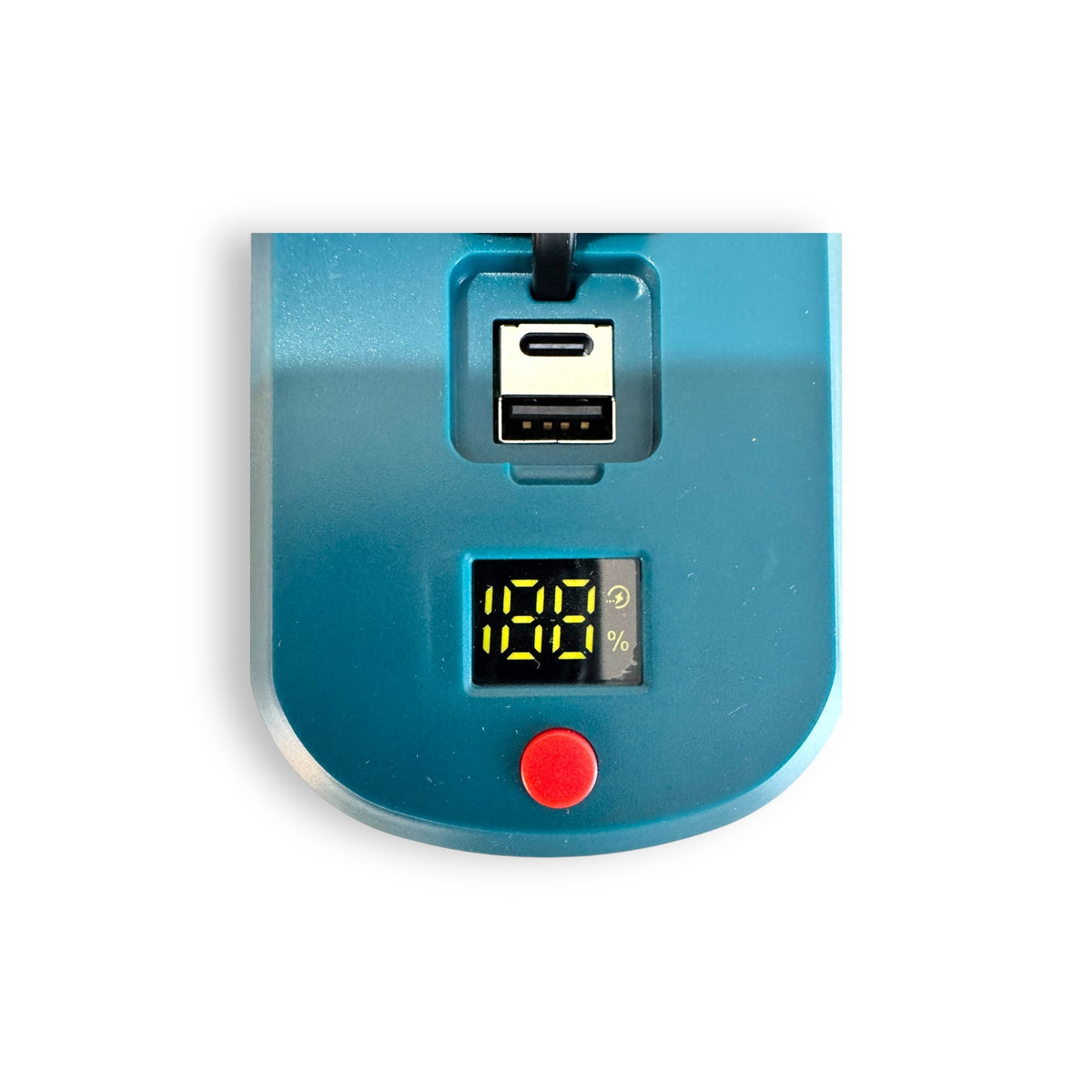 Makita-compatible Power Kit for Starlink Mini: close-up of the USB-C port and digital display