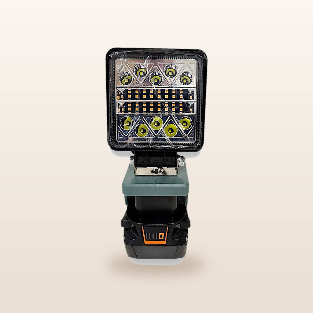 AEG-compatible 18V LED Camp Light: front view of the LED panel