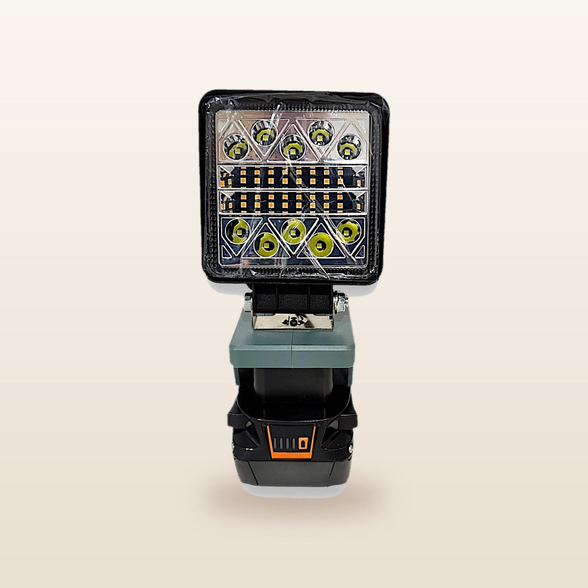 AEG-compatible 18V LED Camp Light: front view of the LED panel